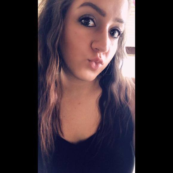 Meet your Posher, Katie - Picture 1 of 1